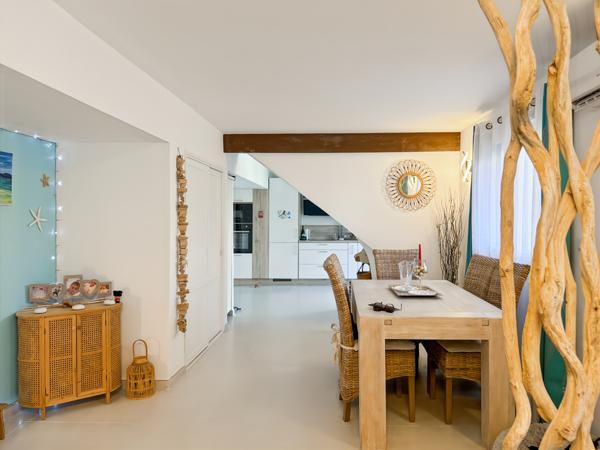 Mireval (34110) Maison 170 m2, 5 chambres, piscine, deux garages.