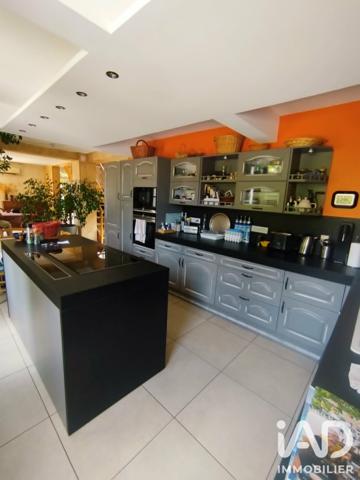 Maison à vendre 7 pièces 280 m² Saint-Germain-du-Puy