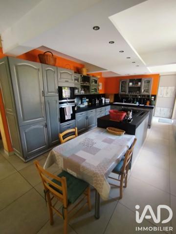Maison à vendre 7 pièces 280 m² Saint-Germain-du-Puy