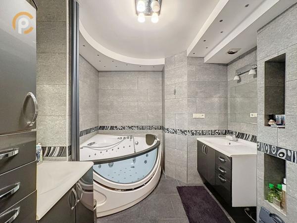 Vente Appartement96 m² - 5 Pièces - PARIS (75013)