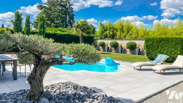 Saint Jean le Blanc, maison avec piscine et 2 garages