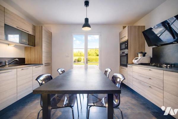 Saint Jean le Blanc, maison avec piscine et 2 garages