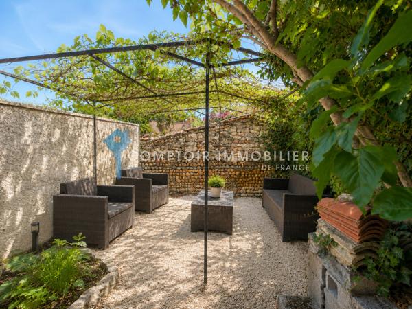 Maison de village
                                                                                                                                                                                                                                                                                                                        7 pièce(s)                                                                                                                                                                                                          4 chambre(s)                                                                                                                                                                                                          220  m²
