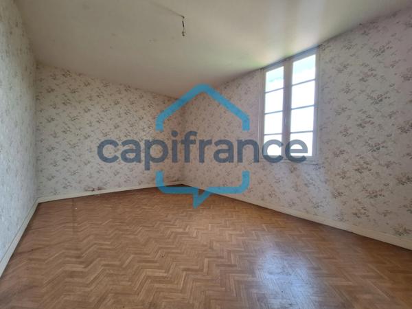 🏡 Maison à fort potentiel : terrasse avec vue, caves et configuration évolutive – TULLE centre, Corrèze (19)