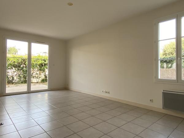 TYPE 3 AVEC JARDIN ET STATIONNEMENT PRIVATIFS – PROCHE BORD DE MER