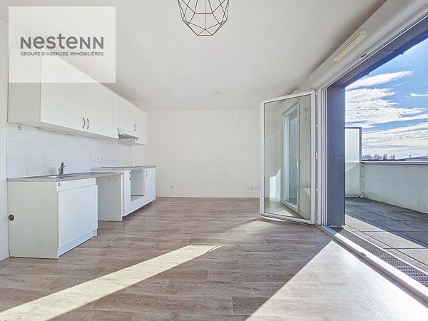 ORLEANS EST - T2 - TERRASSE plein OUEST - DERNIER ETAGE !