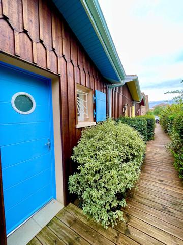 Maison T6 (5 chambres) en L: maison principale 2 chambres + 2 studios et une chambre indépendants