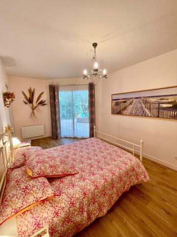 Maison T6 (5 chambres) en L: maison principale 2 chambres + 2 studios et une chambre indépendants