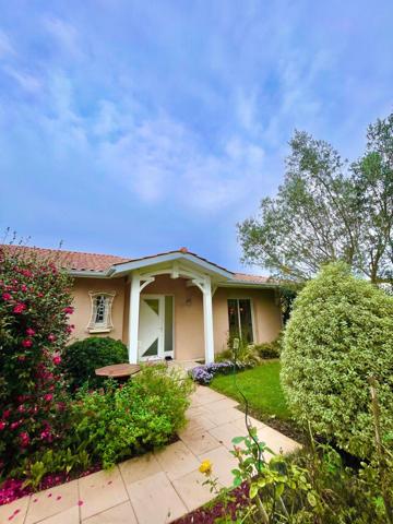 Maison T6 (5 chambres) en L: maison principale 2 chambres + 2 studios et une chambre indépendants