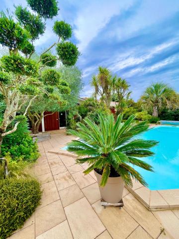 Maison T6 (5 chambres) en L: maison principale 2 chambres + 2 studios et une chambre indépendants