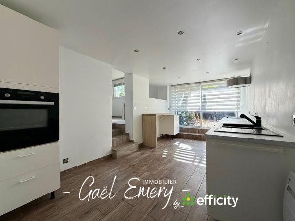 Maison
         5 pièces
        - 103 m² Exclusivité 199 000 € *