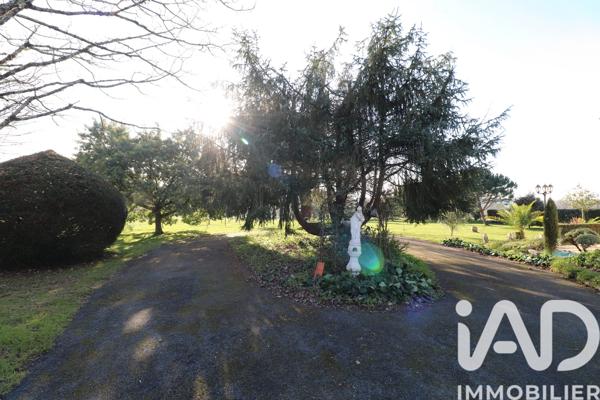 Maison à vendre 5 pièces 142 m² Saint Aulaye-Puymangou