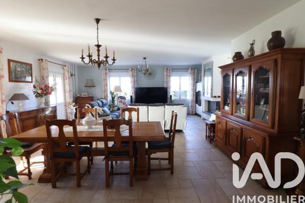 Maison à vendre 5 pièces 142 m² Saint Aulaye-Puymangou