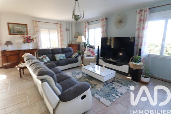 Maison à vendre 5 pièces 142 m² Saint Aulaye-Puymangou