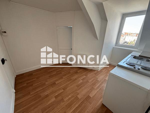 Location Appartement 2 pièces 23.49 m² - 24 RUE PLANTIN Tours 37000