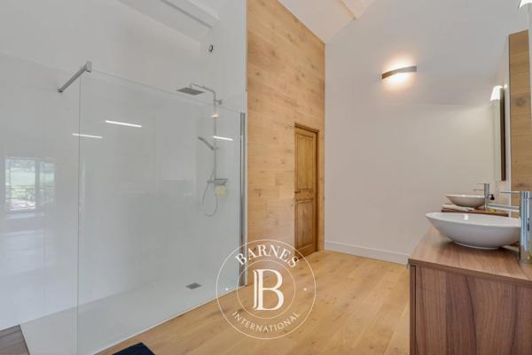 Aix-en-Provence, Maison 14 Chambres -  640 m² à vendre