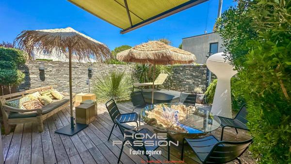 VAUX/MER/PONTAILLAC  VILLA CONTEMPORAINE AVEC APERCU MER