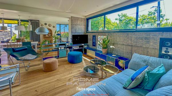 VAUX/MER/PONTAILLAC  VILLA CONTEMPORAINE AVEC APERCU MER