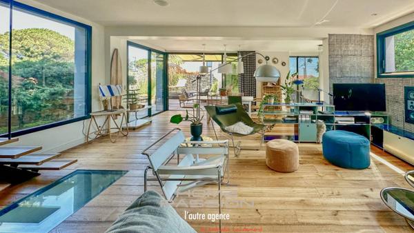 VAUX/MER/PONTAILLAC  VILLA CONTEMPORAINE AVEC APERCU MER