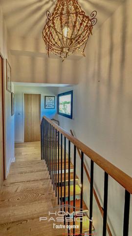 VAUX/MER/PONTAILLAC  VILLA CONTEMPORAINE AVEC APERCU MER