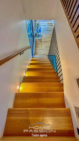 VAUX/MER/PONTAILLAC  VILLA CONTEMPORAINE AVEC APERCU MER