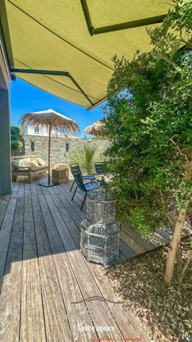 VAUX/MER/PONTAILLAC  VILLA CONTEMPORAINE AVEC APERCU MER