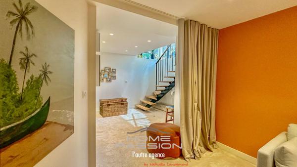 VAUX/MER/PONTAILLAC  VILLA CONTEMPORAINE AVEC APERCU MER