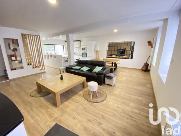 Maison 6 pièces de 149 m² à Nouzonville (08700)