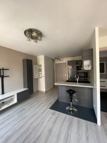 Appartement Rosny Sous Bois 1 pièce(s) 26.77 m2 avec cave et parking