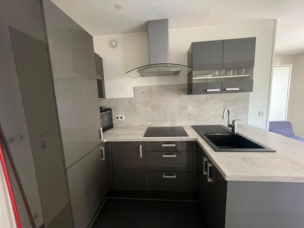 Appartement Rosny Sous Bois 1 pièce(s) 26.77 m2 avec cave et parking