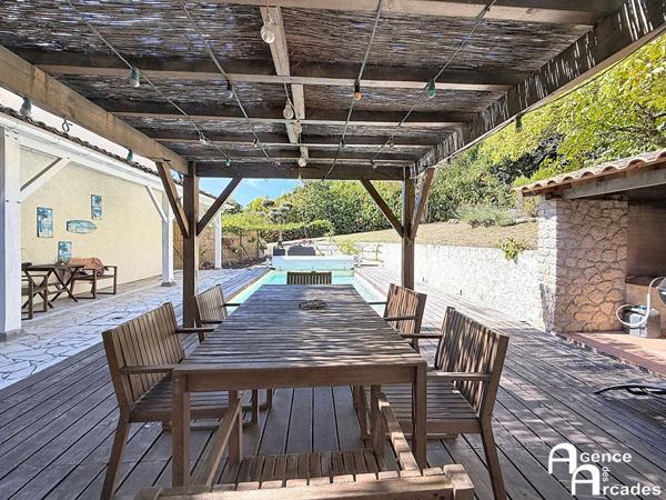 Maison Familiale Baurech de 205 m2 Baurech (33880)