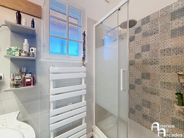 Maison Familiale Baurech de 205 m2 Baurech (33880)