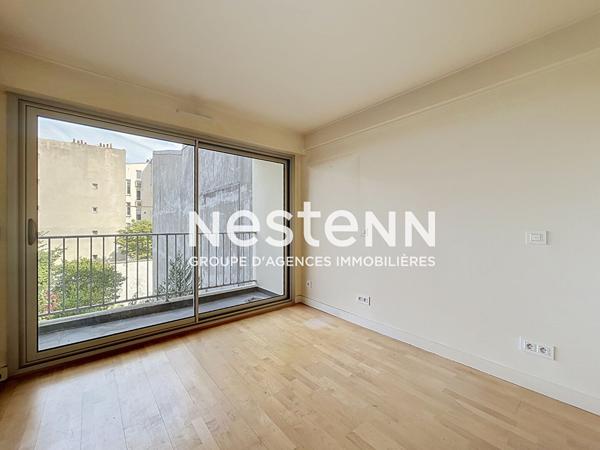 Paris 17 ? Quartier des Batignolles - Bel appartement de 54,95 m² avec grand balcon de 9,95 m², double séjour, lumineux et sans vis-à-vis