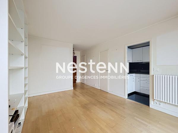 Paris 17 ? Quartier des Batignolles - Bel appartement de 54,95 m² avec grand balcon de 9,95 m², double séjour, lumineux et sans vis-à-vis