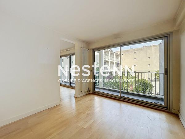 Paris 17 ? Quartier des Batignolles - Bel appartement de 54,95 m² avec grand balcon de 9,95 m², double séjour, lumineux et sans vis-à-vis