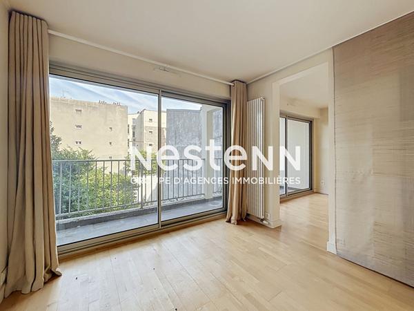 Paris 17 ? Quartier des Batignolles - Bel appartement de 54,95 m² avec grand balcon de 9,95 m², double séjour, lumineux et sans vis-à-vis