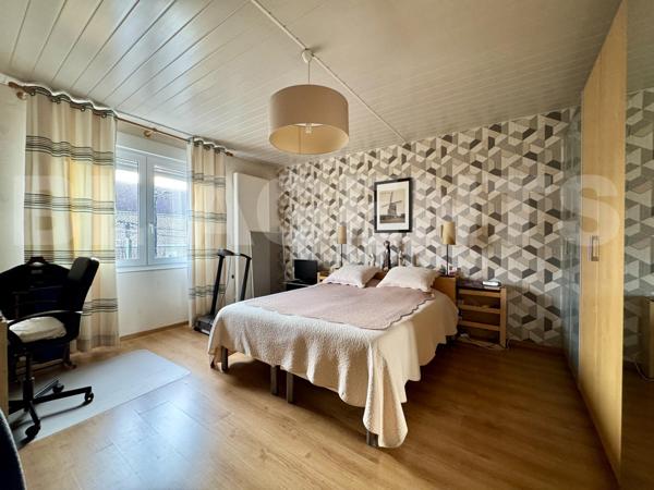 Appartement 4 pièce(s) 141 m2