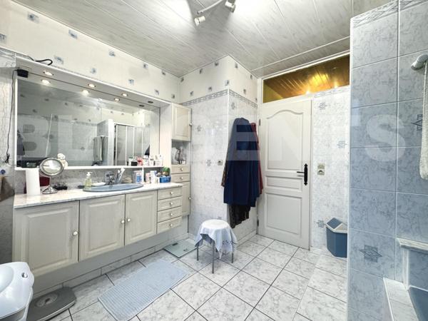 Appartement 4 pièce(s) 141 m2