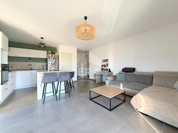 A VENDRE EN EXCLUSIVITE 13560  SENAS APPARTEMENT TYPE 3 PIECES D'ENVIRON 68M² AVEC TERRASSE ET 2 PLACES DE STATIONNEMENT