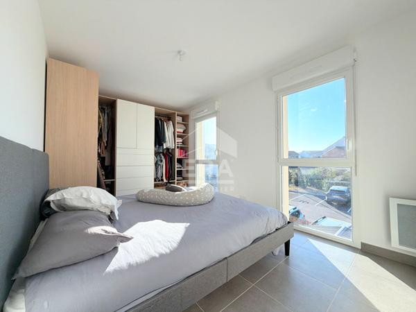 A VENDRE EN EXCLUSIVITE 13560  SENAS APPARTEMENT TYPE 3 PIECES D'ENVIRON 68M² AVEC TERRASSE ET 2 PLACES DE STATIONNEMENT