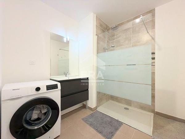 A VENDRE EN EXCLUSIVITE 13560  SENAS APPARTEMENT TYPE 3 PIECES D'ENVIRON 68M² AVEC TERRASSE ET 2 PLACES DE STATIONNEMENT