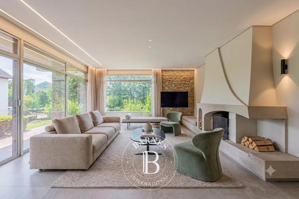 Saint-Étienne-de-Crossey, Maison 5 Chambres -  192 m² à vendre
