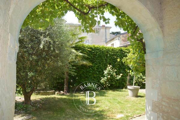 Loudun, Hôtel particulier 5 Chambres -  263 m² à vendre