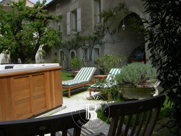 Loudun, Hôtel particulier 5 Chambres -  263 m² à vendre