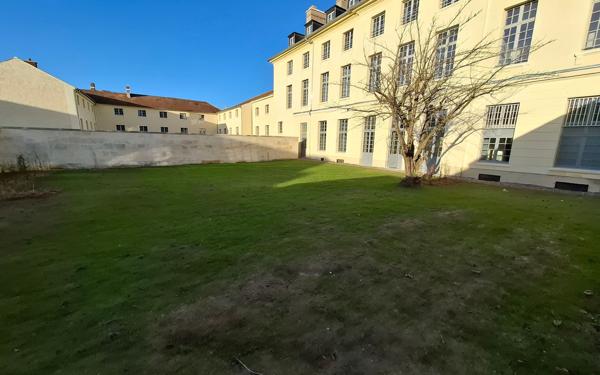 Appartement à louer    4 pièces • 122,38 m2 Compiègne