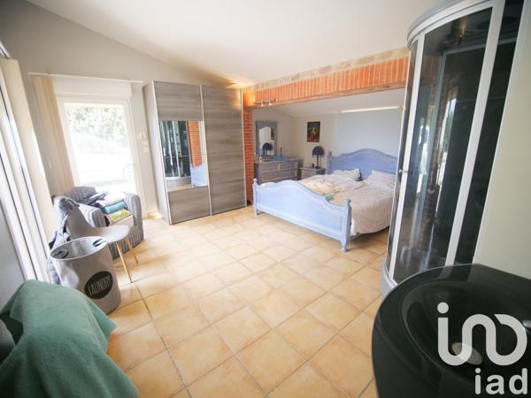 Mas 9 pièces de 278 m² à Bages (66670)