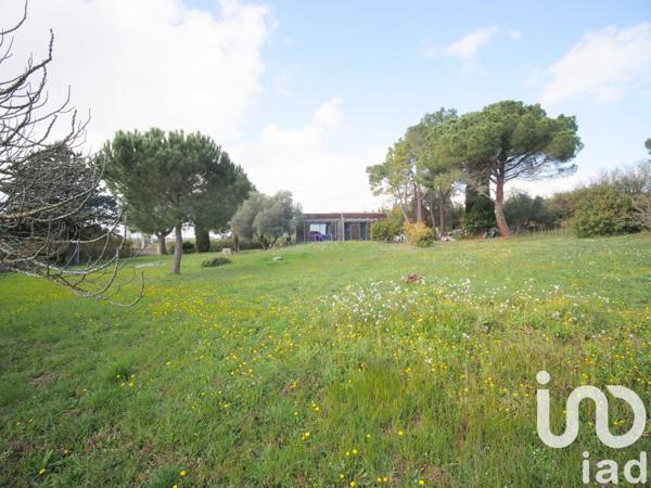 Mas 9 pièces de 278 m² à Bages (66670)