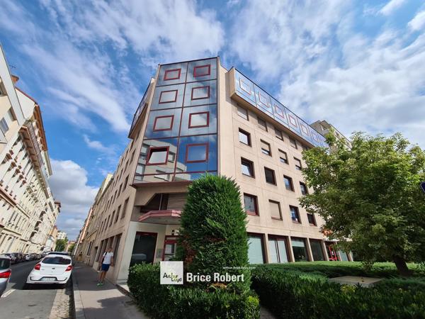 Bureaux à louer Lyon 6ème emplacement stratégique et lumineux proche Part-Dieu