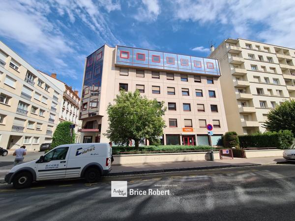 Bureaux à louer Lyon 6ème emplacement stratégique et lumineux proche Part-Dieu