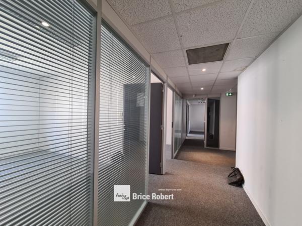 Bureaux à louer Lyon 6ème emplacement stratégique et lumineux proche Part-Dieu